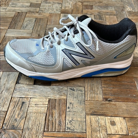New Balance Men’s 1540V2 Walking Shoe Size 11 - Picture 2 of 10